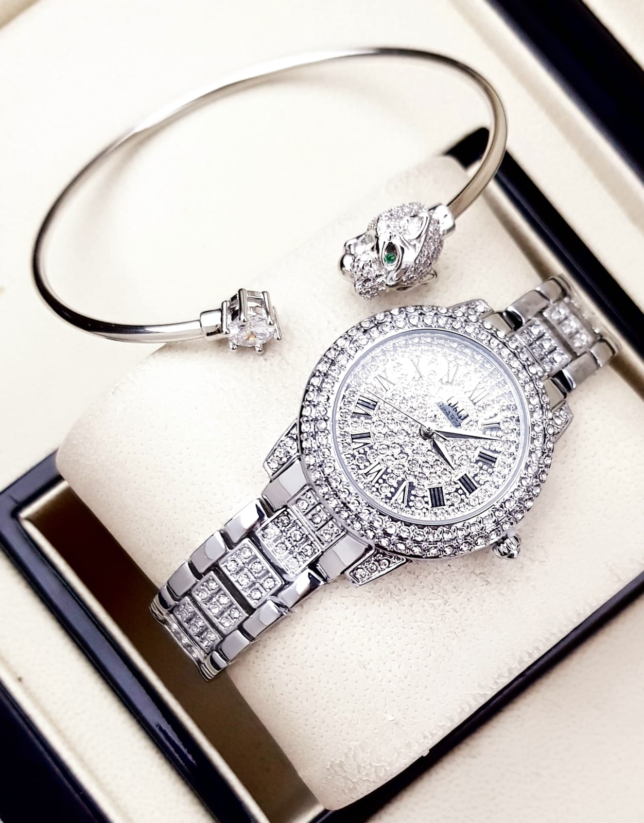 QYQ CUBANO CON PULSERA Y ANILLO