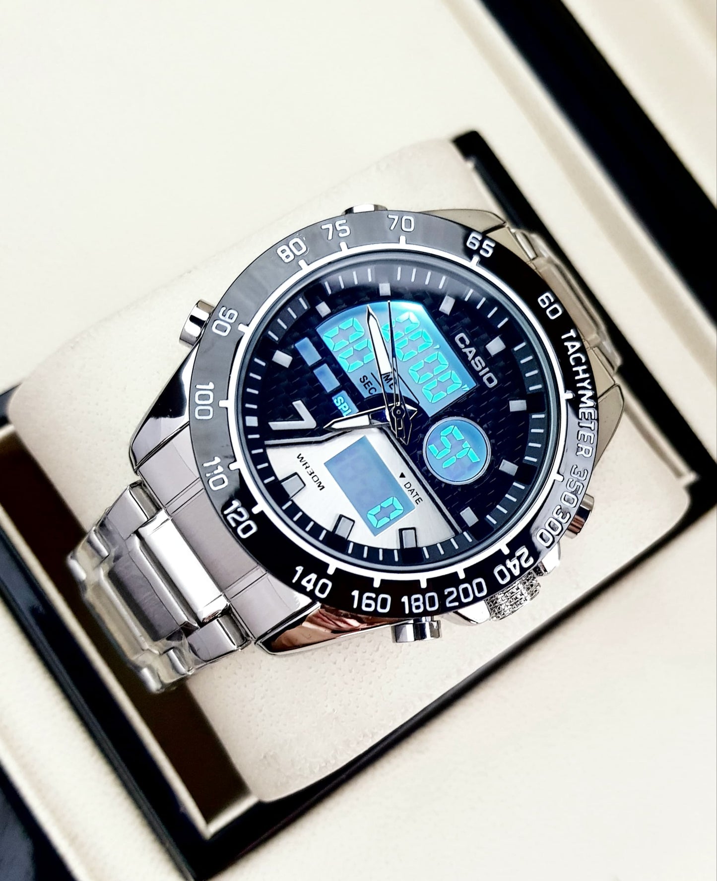 Gray helmet for bikers